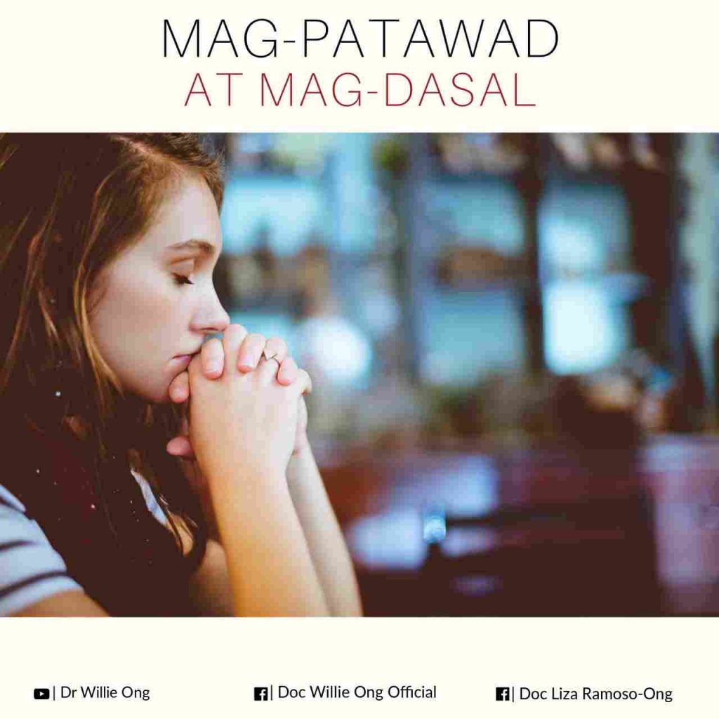 A photo a woman praying